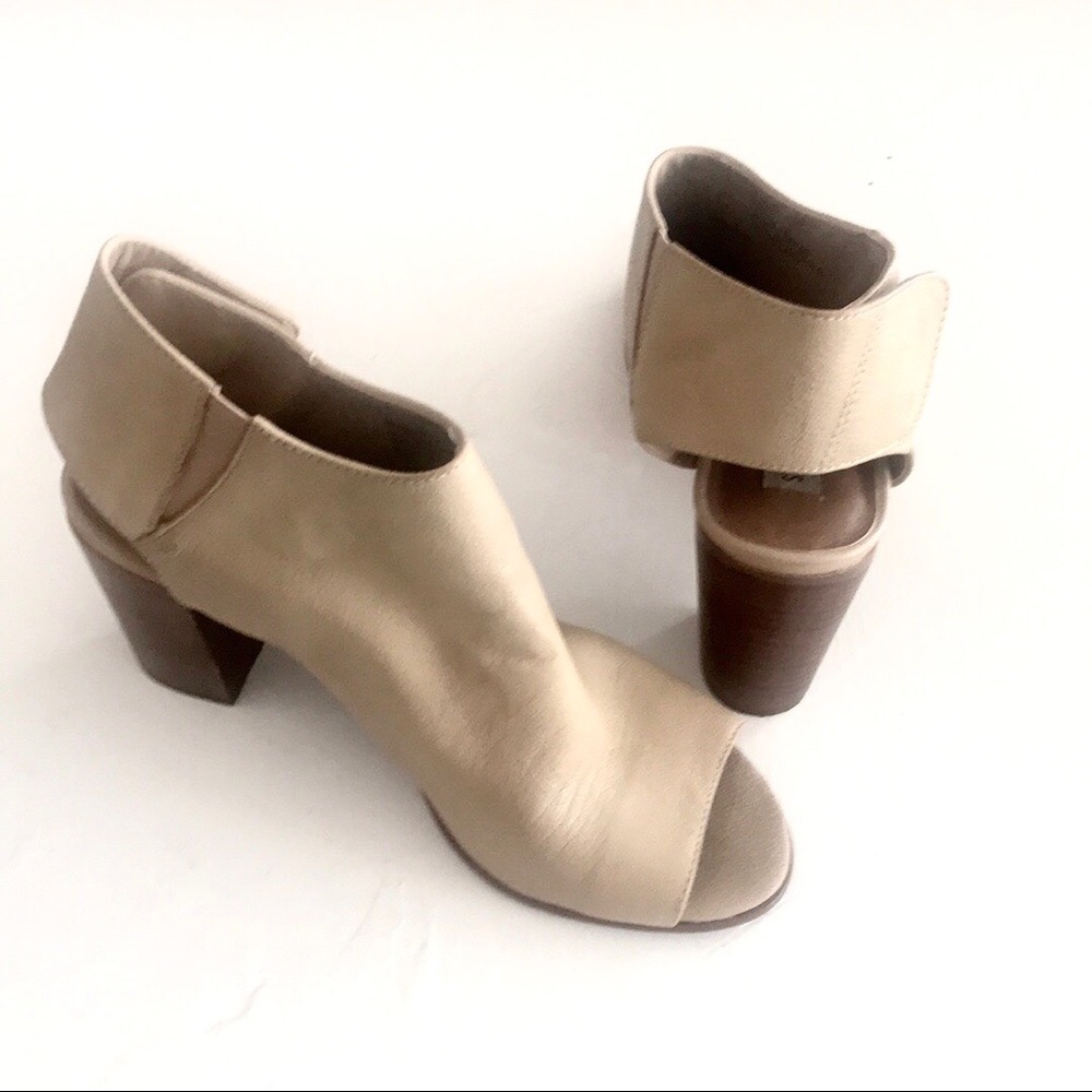 Steve Madden Leather Sandals